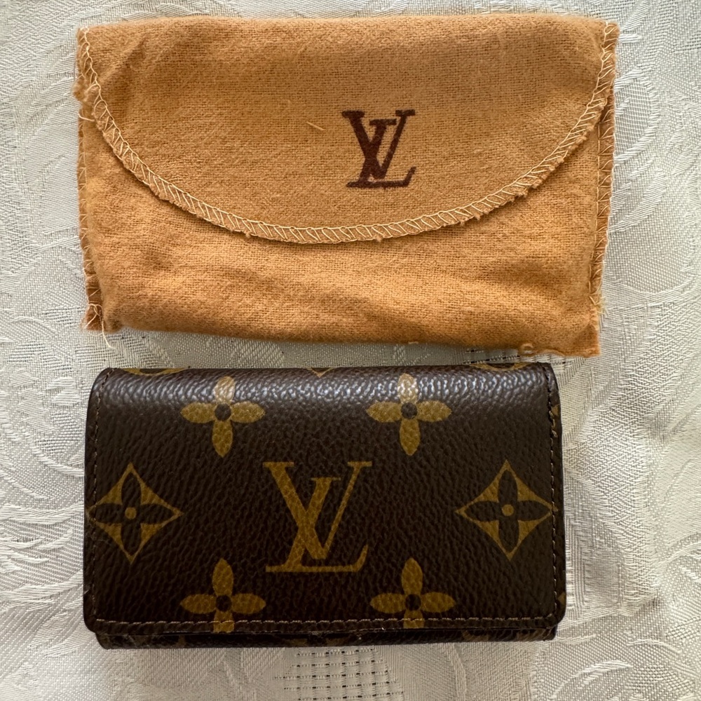 LV brand new keychain wallet